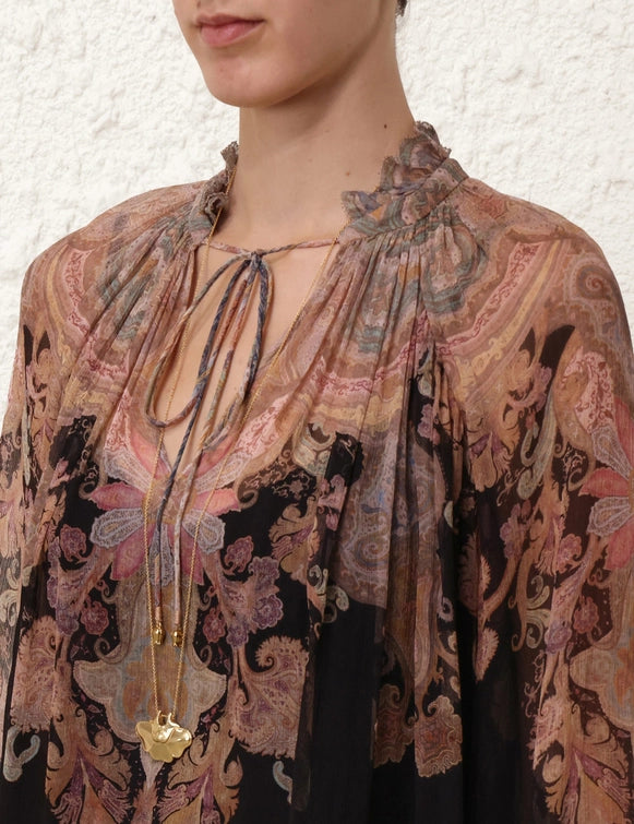 Illustration Billow Blouse & Tuck Short Set